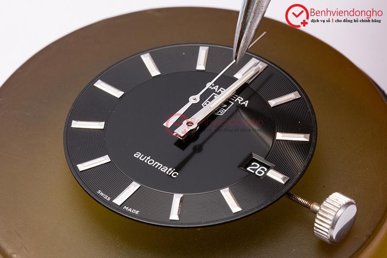 Lắp mặt số và kim đồng hồ