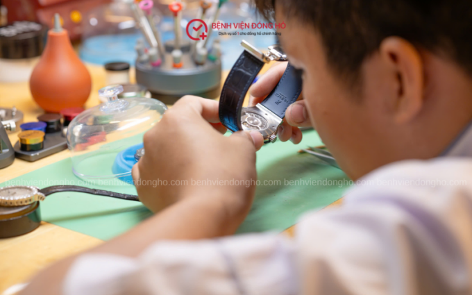 Toàn bộ kỹ thuật viên đều được đào tạo bài bản và có kinh nghiệm lâu năm trong nghề